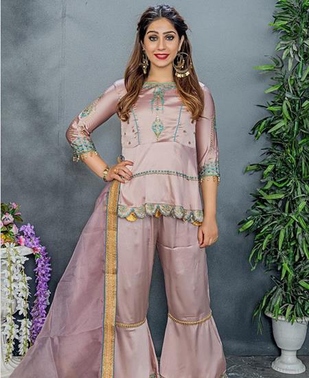 Picture of Appealing Crepe Straight Cut Salwar Kameez