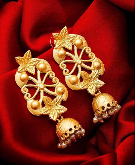 Picture of Enticing Golden Earrings