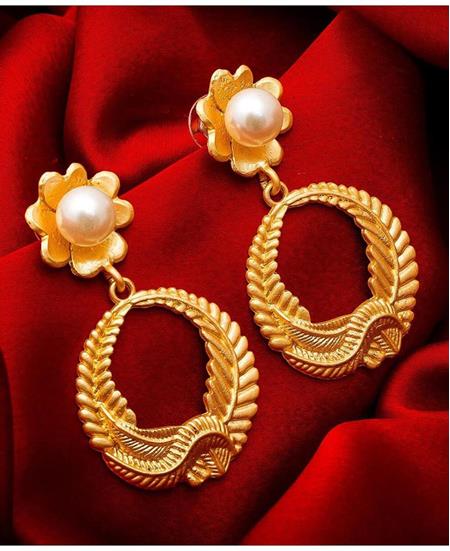 Picture of Lovely Golden Earrings