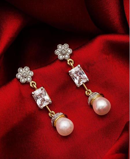 Picture of Appealing Golden Earrings