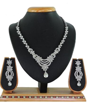 Picture of Lovely White Necklace Set