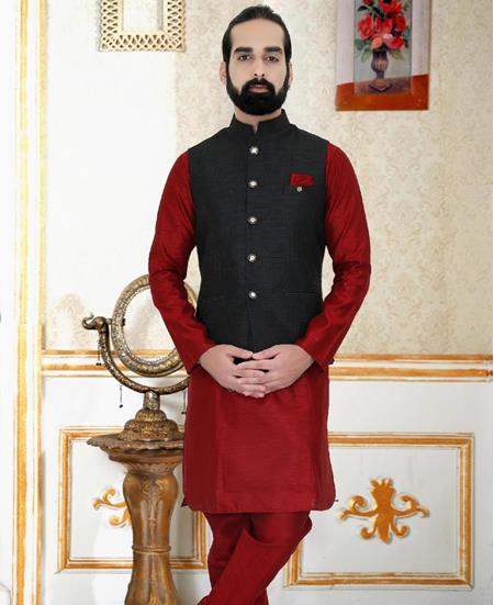 Picture of Taking Maroon Kurtas