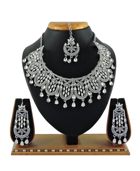 Picture of Ravishing White Necklace Set