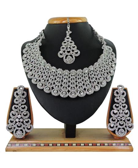 Picture of Amazing White Necklace Set