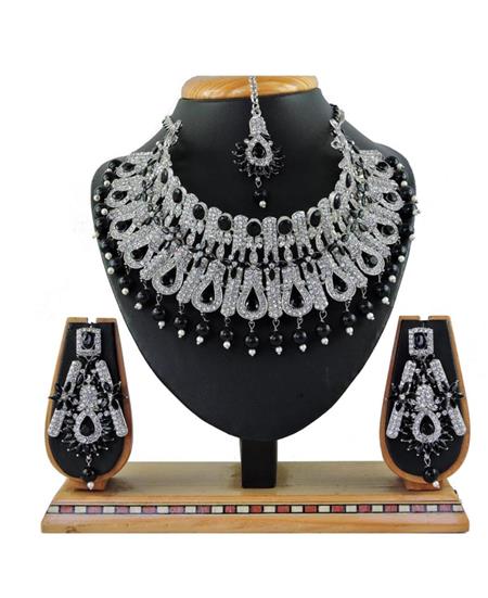 Picture of Graceful Black Necklace Set