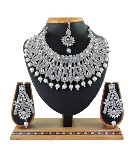 Picture of Beauteous White Necklace Set