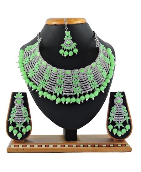 Picture of Well Formed Light Green Necklace Set