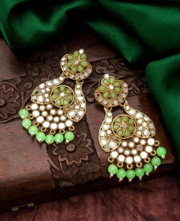 Picture of Shapely Green Earrings