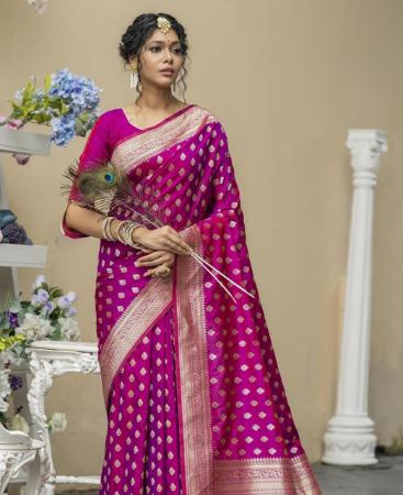 Picture of Exquisite Purple Silk Saree