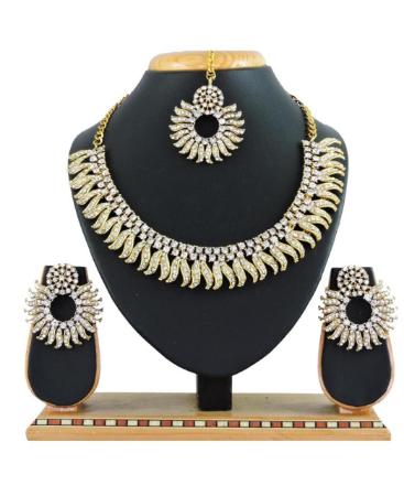 Picture of Taking White Necklace Set