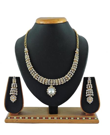 Picture of Fascinating White Necklace Set