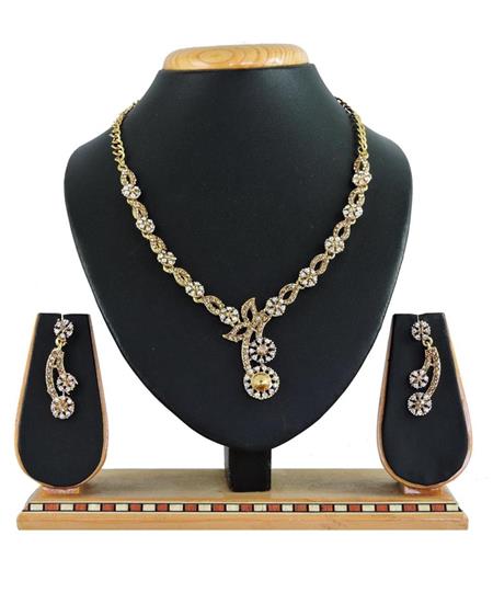 Picture of Pretty Gold & White Necklace Set