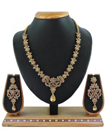 Picture of Taking Golden Necklace Set