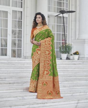 Picture of Sightly Green Silk Saree