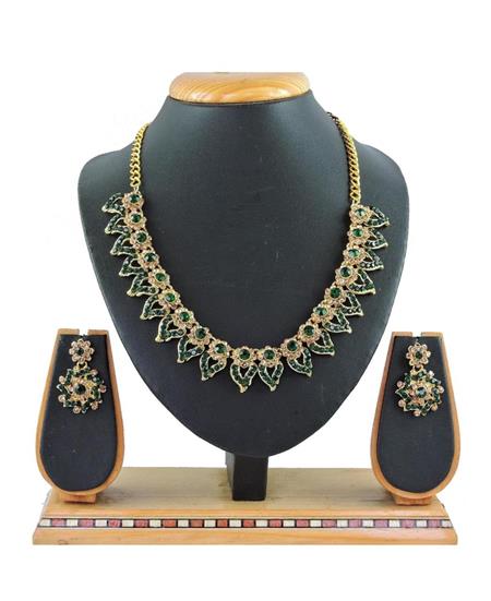 Picture of Well Formed Green Necklace Set