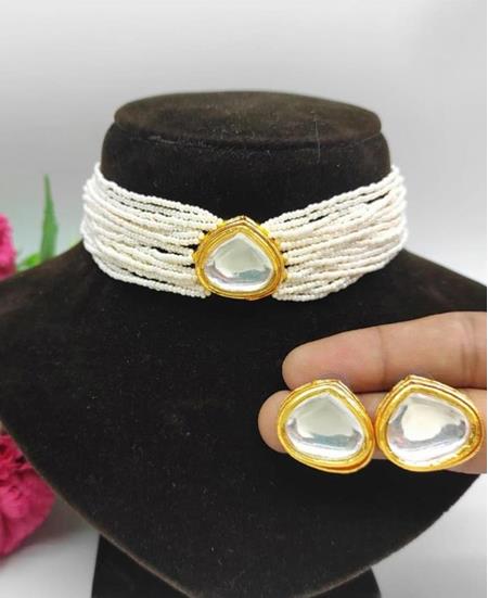 Picture of Fascinating White Necklace Set