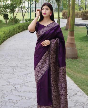 Picture of Elegant Purple Casual Saree