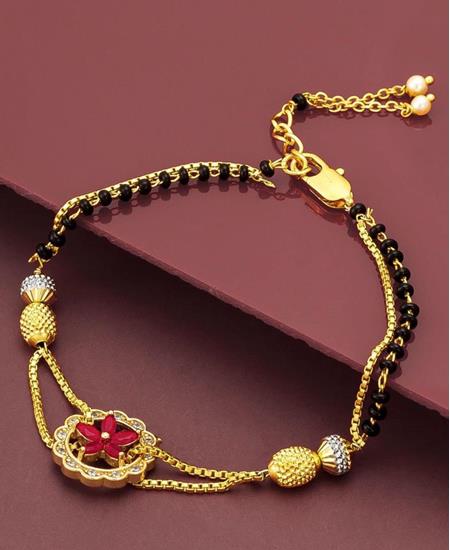 Picture of Elegant Gold Bracelets