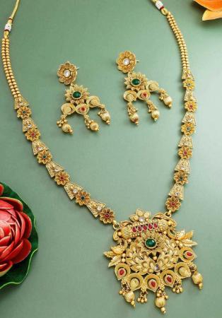 Picture of Statuesque Golden Necklace Set