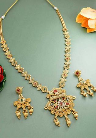 Picture of Nice Golden Necklace Set