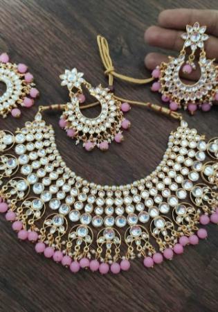 Picture of Beauteous Rosy Brown Necklace Set