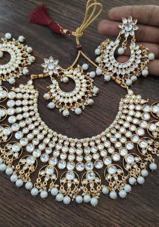 Picture of Splendid Off White Necklace Set