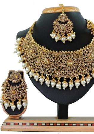 Picture of Gorgeous Golden Necklace Set