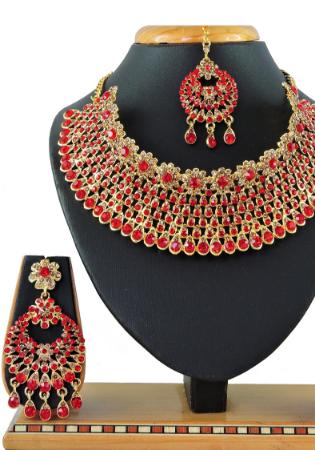 Picture of Elegant Golden Necklace Set