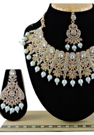 Picture of Amazing Golden Necklace Set