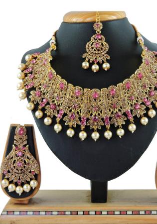 Picture of Charming Golden Necklace Set