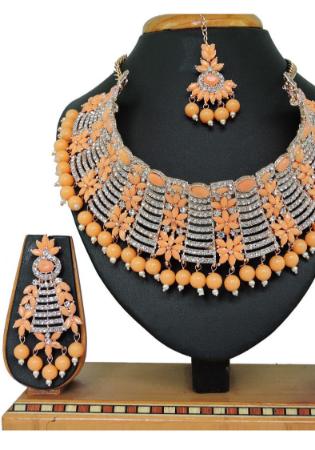 Picture of Shapely Golden Necklace Set