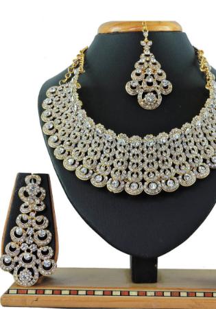 Picture of Elegant White Necklace Set