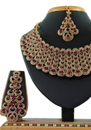 Picture of Nice Maroon Necklace Set