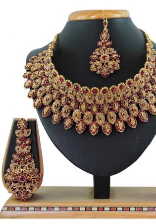 Picture of Good Looking Maroon Necklace Set