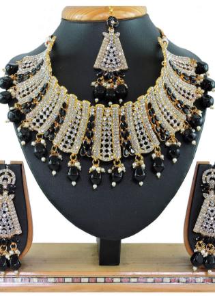 Picture of Elegant Black Necklace Set