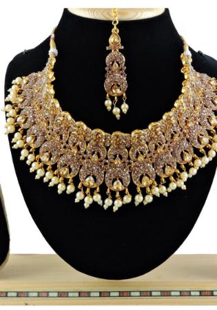 Picture of Shapely Golden Necklace Set