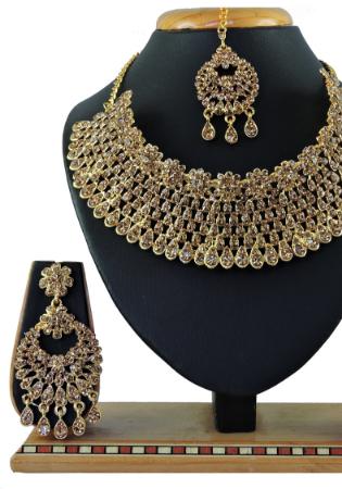 Picture of Amazing Golden Necklace Set