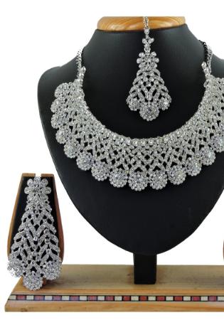 Picture of Splendid White Necklace Set