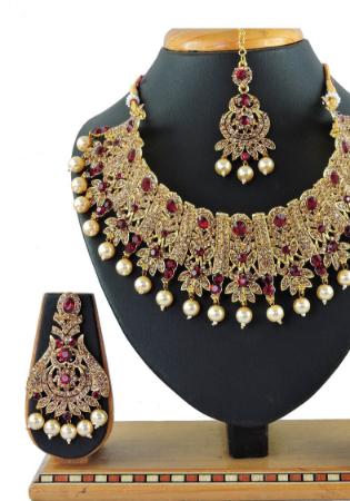 Picture of Marvelous Golden Necklace Set