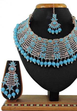 Picture of Alluring Medium Aqua Marine Necklace Set