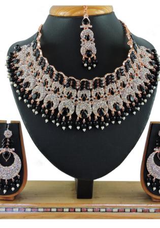 Picture of Elegant Grey Necklace Set