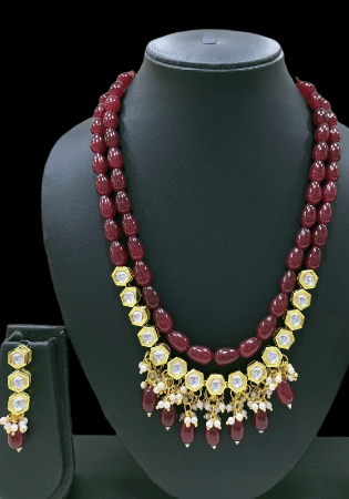 Picture of Statuesque Maroon Necklace Set