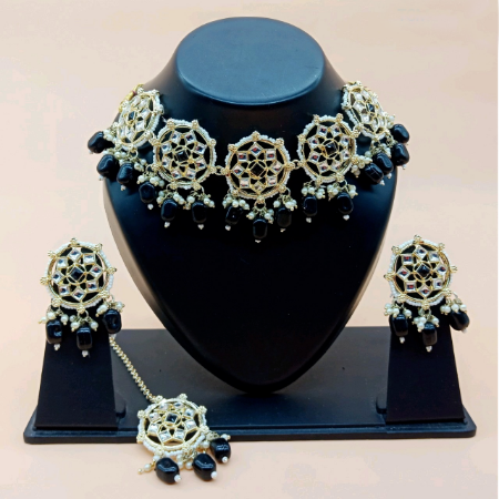 Picture of Amazing Black Necklace Set