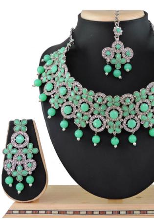 Picture of Excellent Medium Aqua Marine Necklace Set