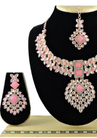 Picture of Elegant Rosy Brown Necklace Set