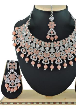 Picture of Beauteous Rosy Brown Necklace Set