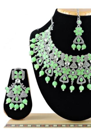 Picture of Fine Medium Aqua Marine Necklace Set