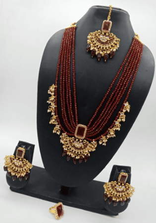 Picture of Exquisite Maroon Necklace Set