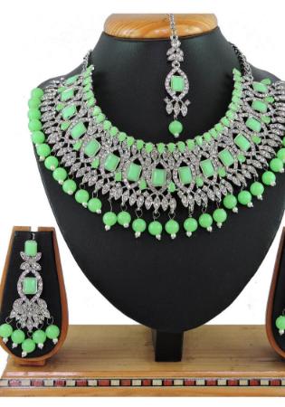 Picture of Alluring Medium Sea Green Necklace Set