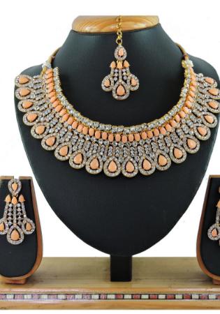 Picture of Fine Rosy Brown Necklace Set